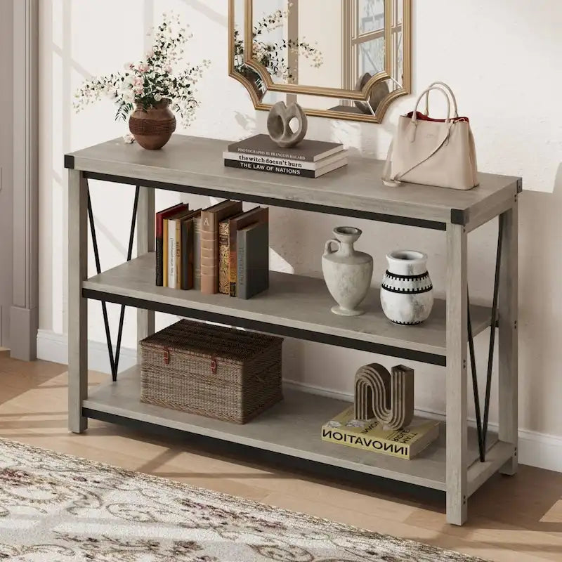Úzký třístupňový dřevěný konzolový stolek do předsíně ve venkovském stylu