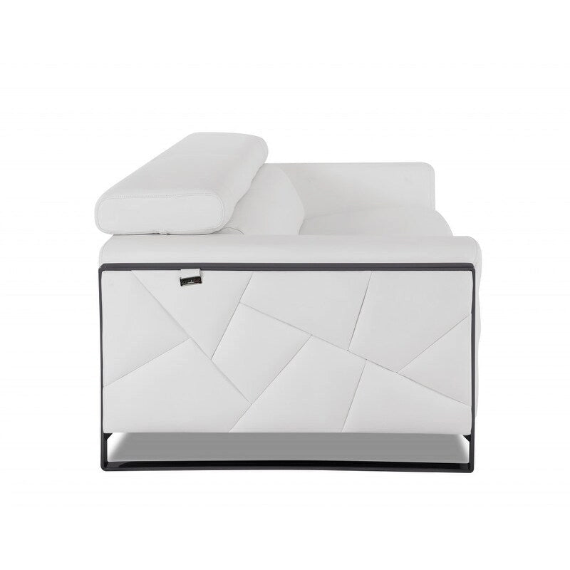 89" weißes italienisches Ledersofa mit silbernen Beinen - 35H x 89W x 43D